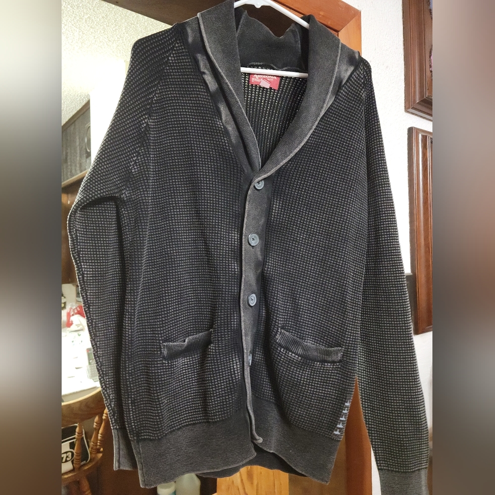 Men's Black Waffle Cardigan Sweater Sz Med NWT and extra button
